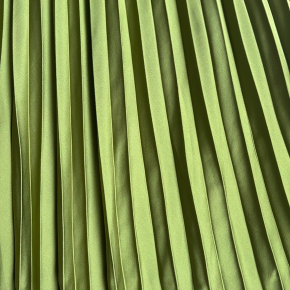 J.Crew Pleated Olive Midi Skirt - Picture 2 of 3